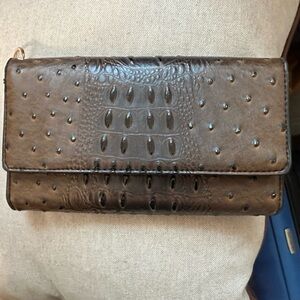 Elegant Brown Crocodile-Embossed Women's Clutch
